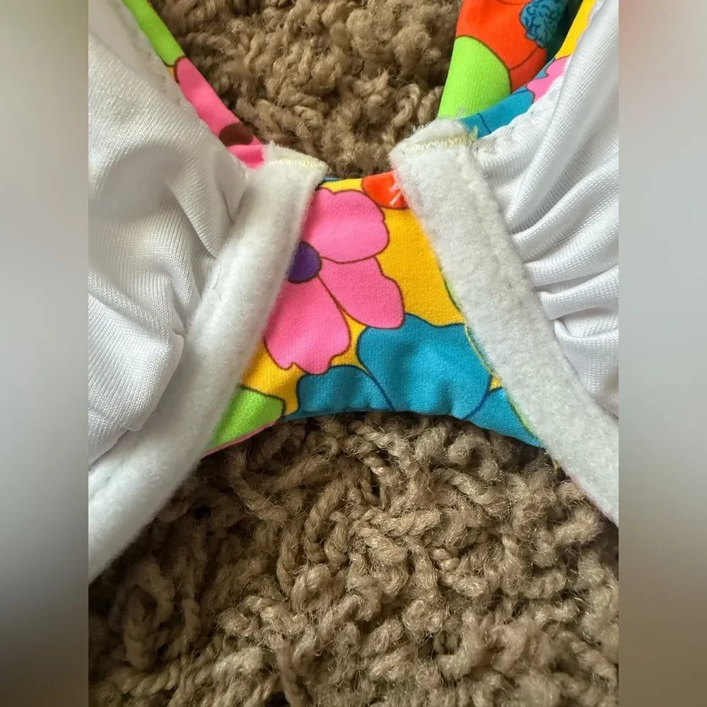 Shein NWOT floral Bikini top. Underwire removable padding Medium pink blue green